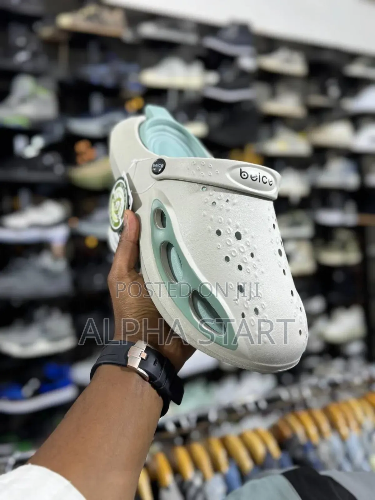 New Arrival Crocs Bush Sandel Made in Vietnam