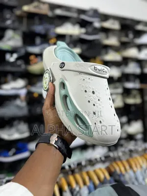 New Arrival Crocs Bush Sandel Made in Vietnam