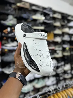 New Arrival Crocs Bush Sandel Made in Vietnam