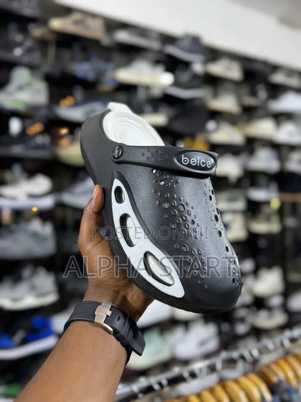 New Arrival Crocs Bush Sandel Made in Vietnam