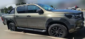 Toyota Hilux 2023 Gray