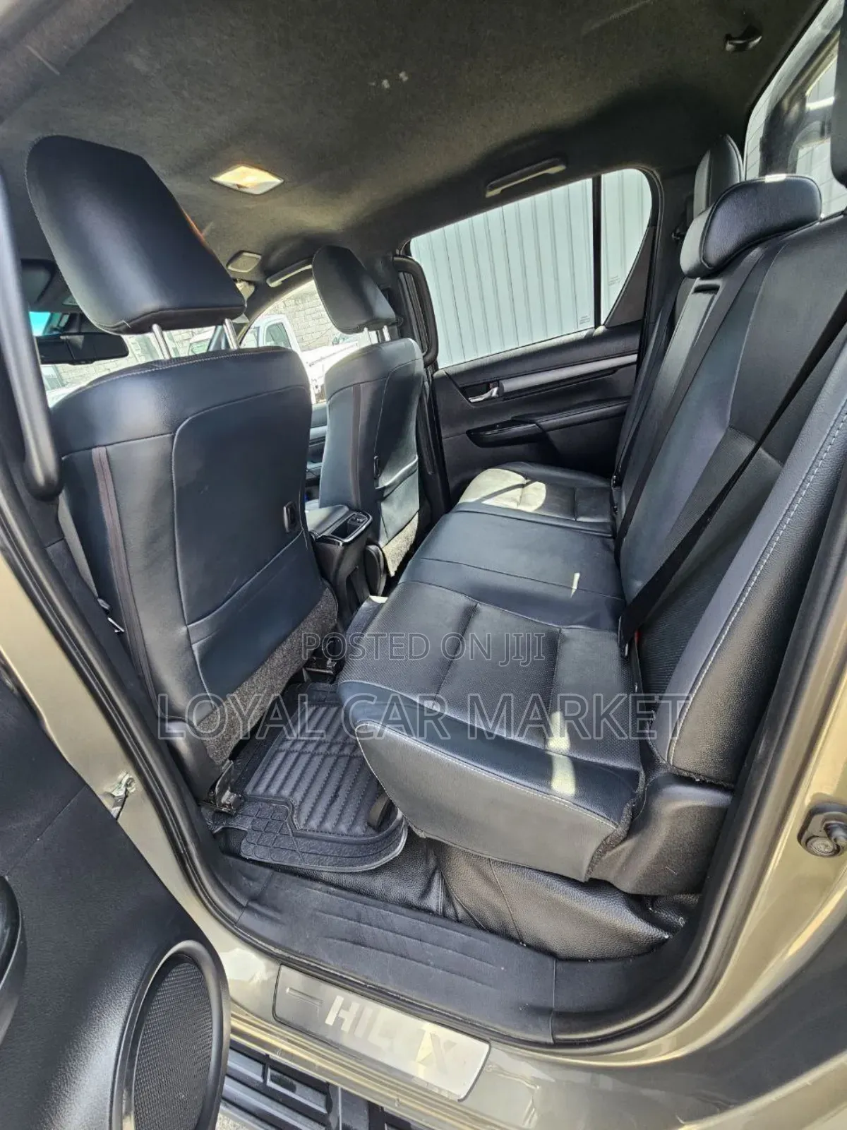 Toyota Hilux 2023 Gray