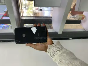 Apple XR 128 GB Black