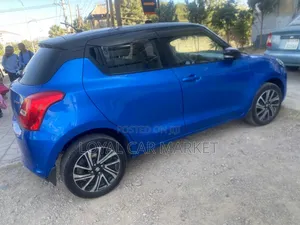 Suzuki Swift 2022 Blue