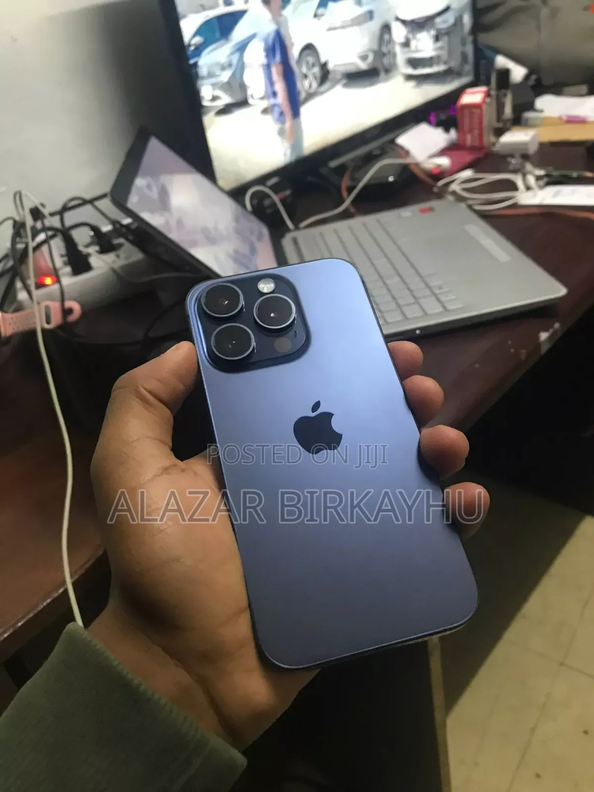 New Apple iPhone 15 Pro 256 GB Blue