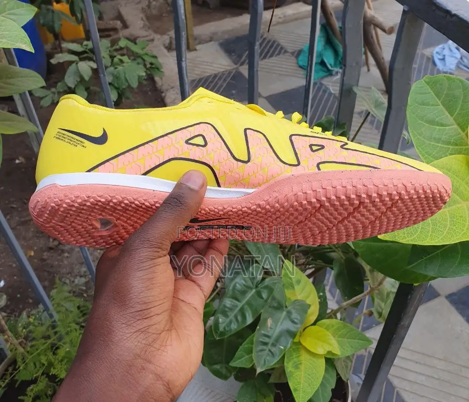 Nike Zoom Mercurial Vapor 15 Academy Ic. Part of the "Lucent Pack",