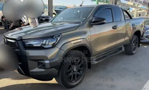 Toyota Hilux 2022 Gray