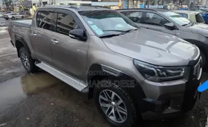 Toyota Hilux 2018 Brown