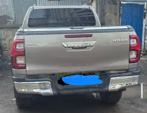 Toyota Hilux 2018 Brown