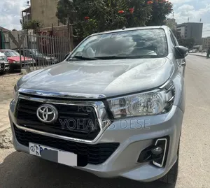 Toyota Hilux 2018 Silver