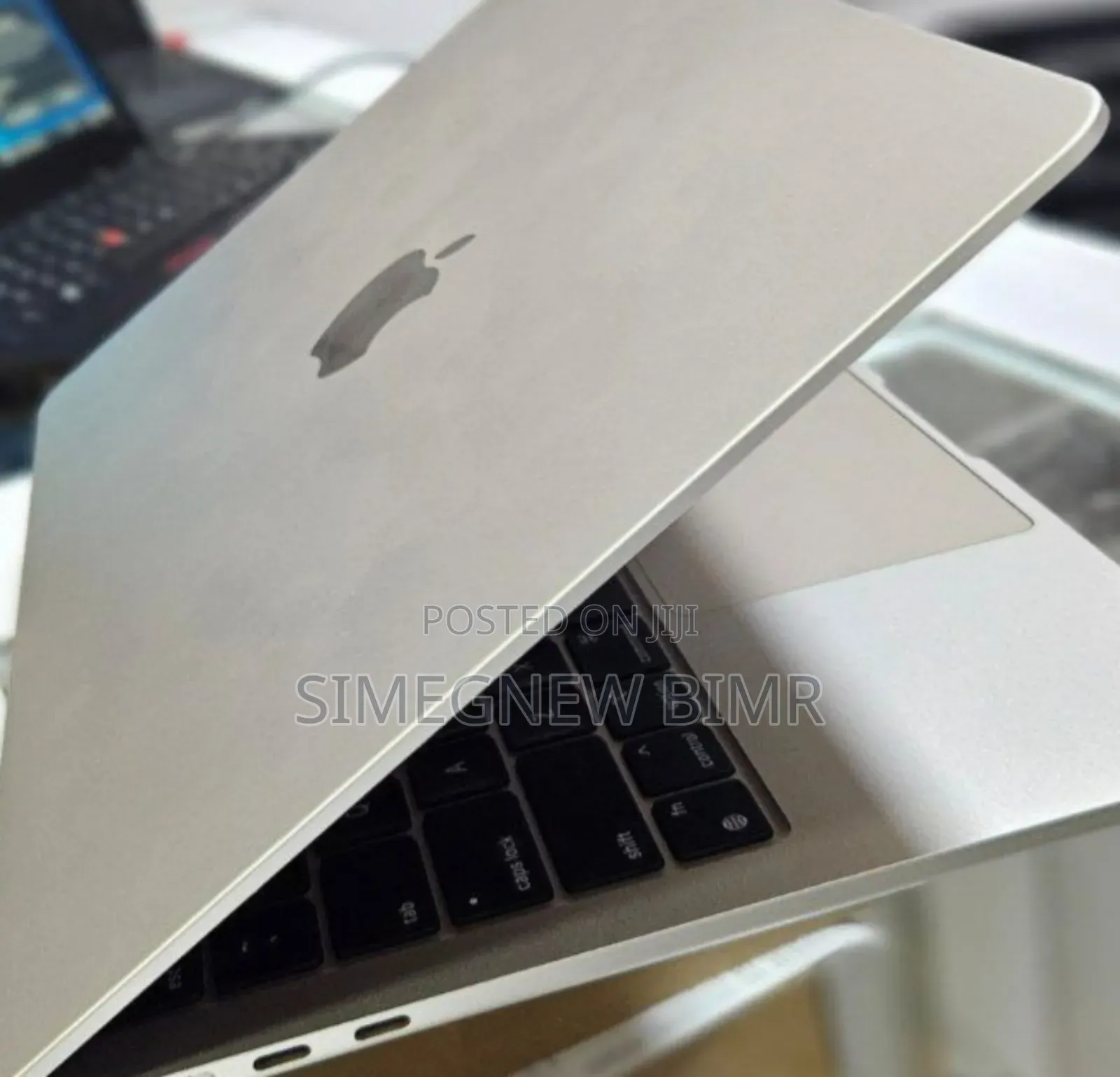 New Laptop Apple MacBook Air 2022 M2 8GB Apple M2 SSD 256GB