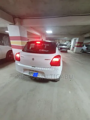 Suzuki Swift 2022 White