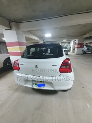 Suzuki Swift 2022 White