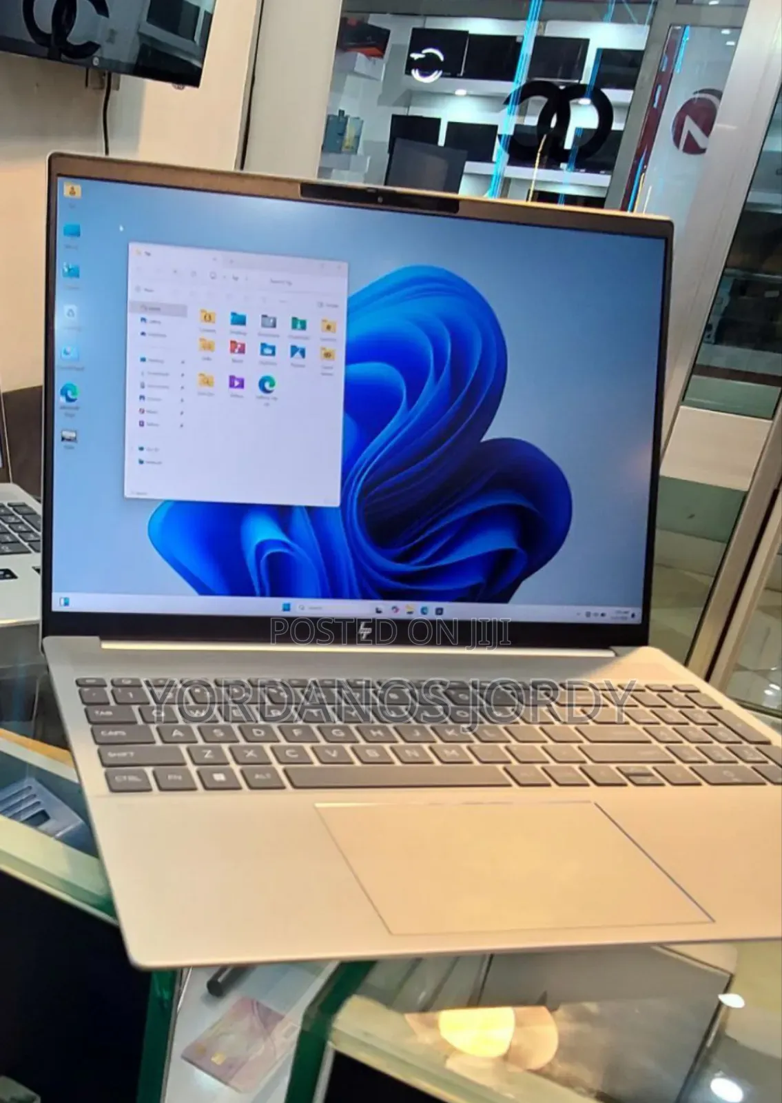 New Laptop HP Pavilion 17 16GB Intel Core I7 SSD 1T