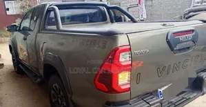 Toyota Hilux 2021 Gray