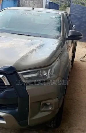 Toyota Hilux 2021 Gray