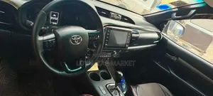 Toyota Hilux 2021 Gray