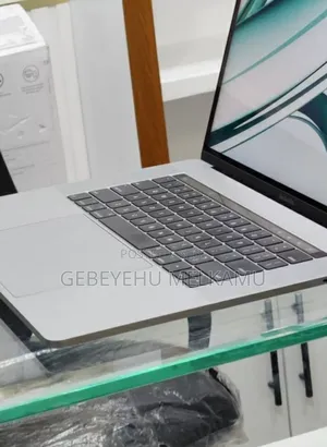 New Laptop Apple MacBook Pro 2017 16GB Intel Core I7 SSD 512GB