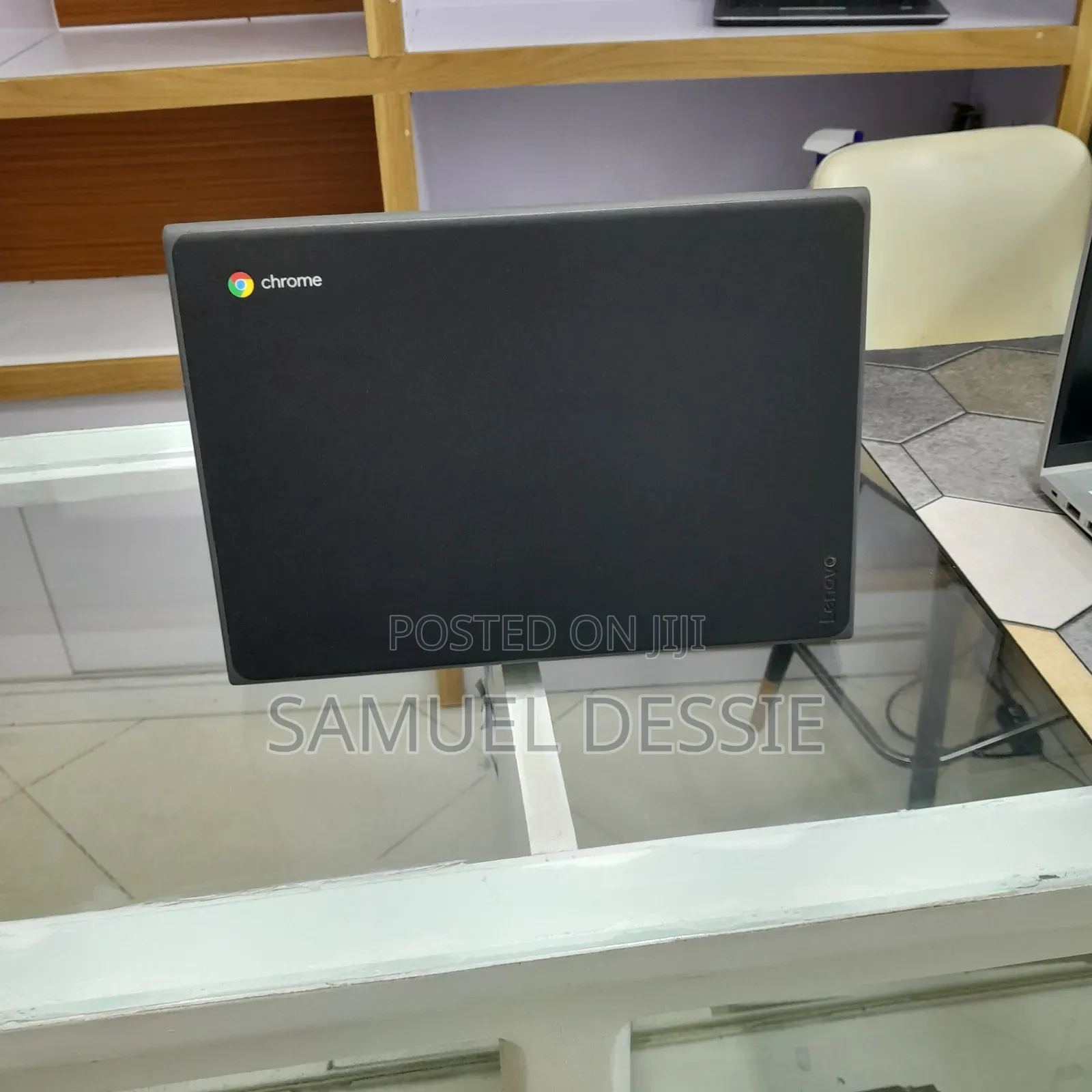 Laptop Lenovo Chromebook C330 4GB Intel SSD 32GB