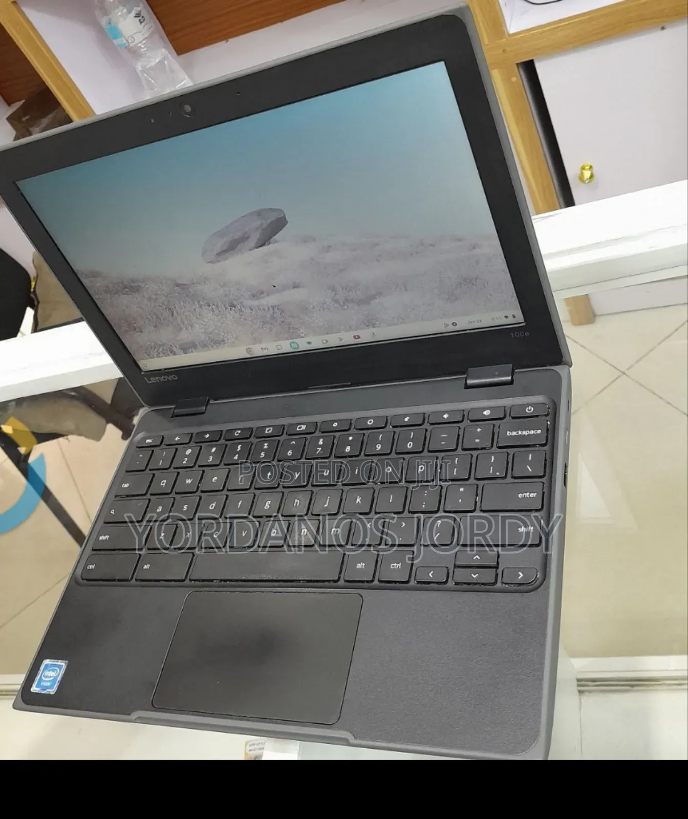 Laptop Lenovo Chromebook C330 4GB Intel SSD 32GB