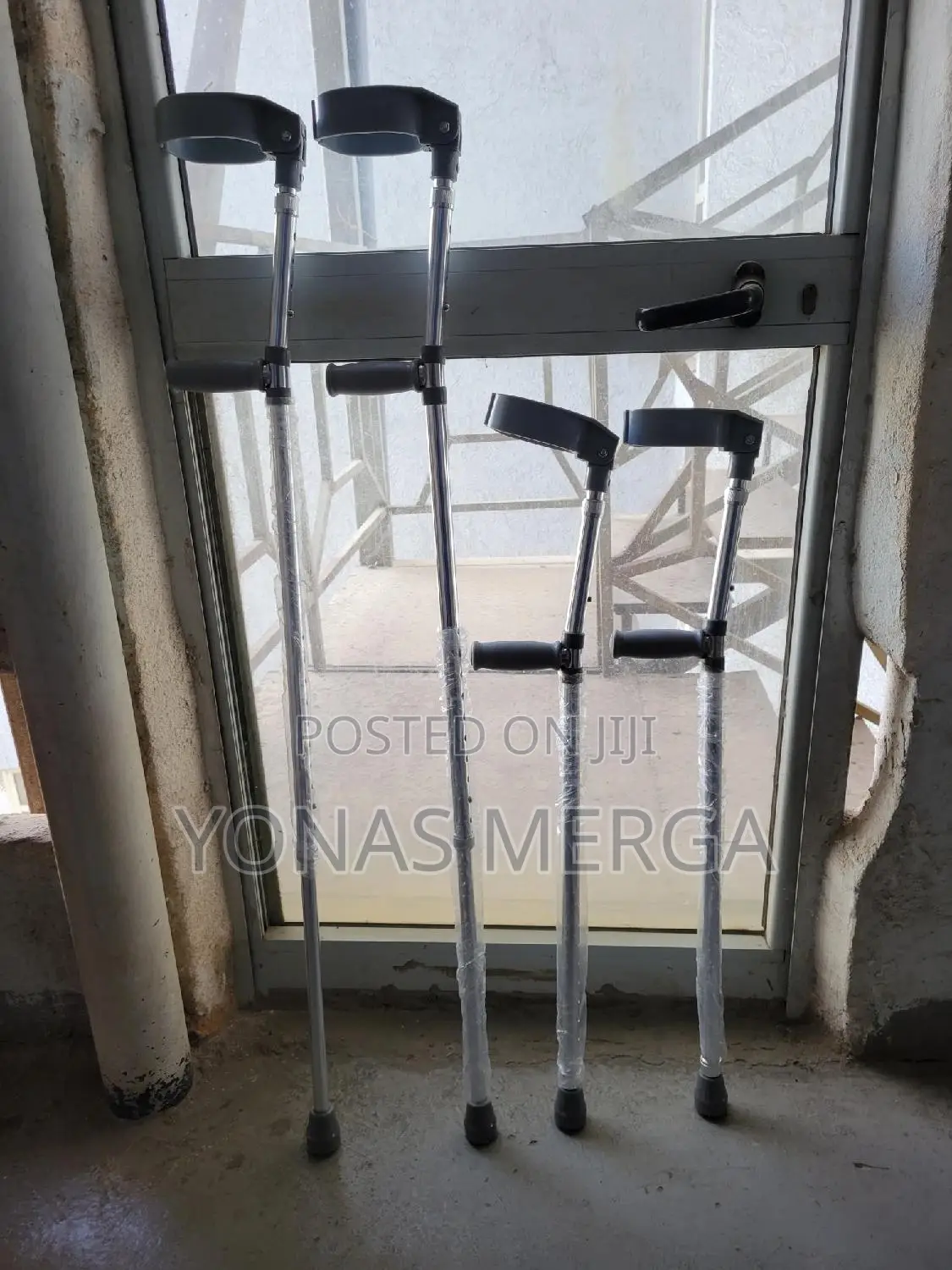 Pair of Adult Forearm Crutches喚蚤comes in a Pair With Three Elbow-Wrist