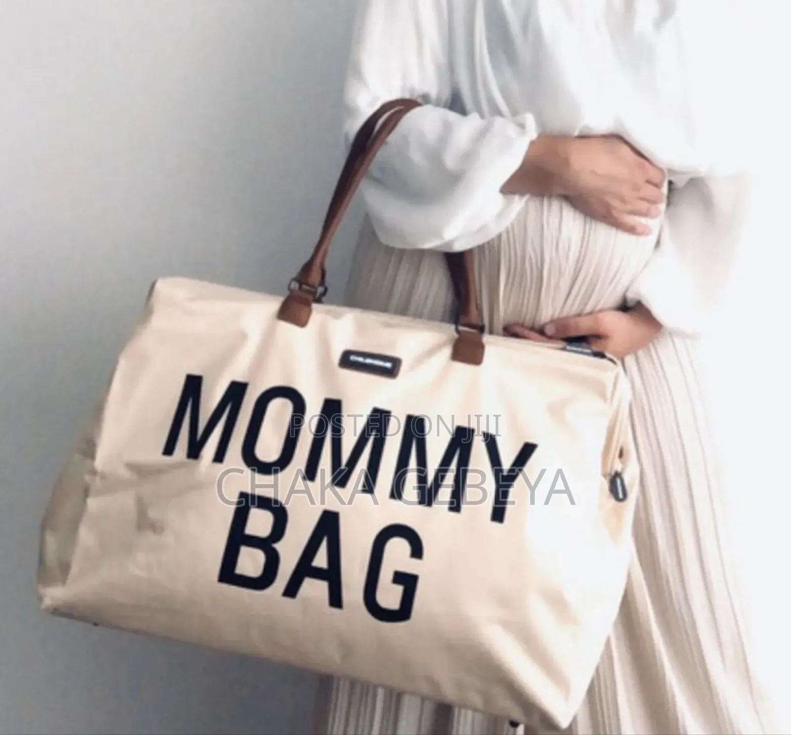 Elegant Diaper Bag Organizer for Modern Moms - Multiple Compartments