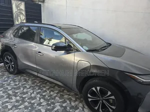 Toyota bZ4X 2023 Silver