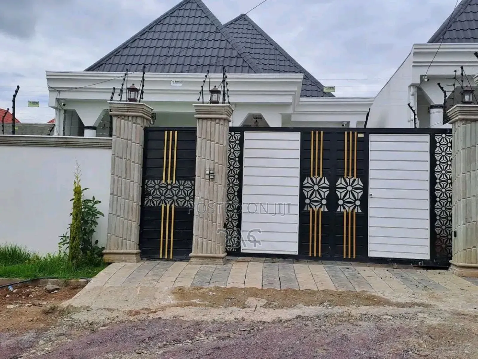 4bdrm Villa in #የሚሸጥቪላ ሰሚት ስፋት 250, Bole for sale