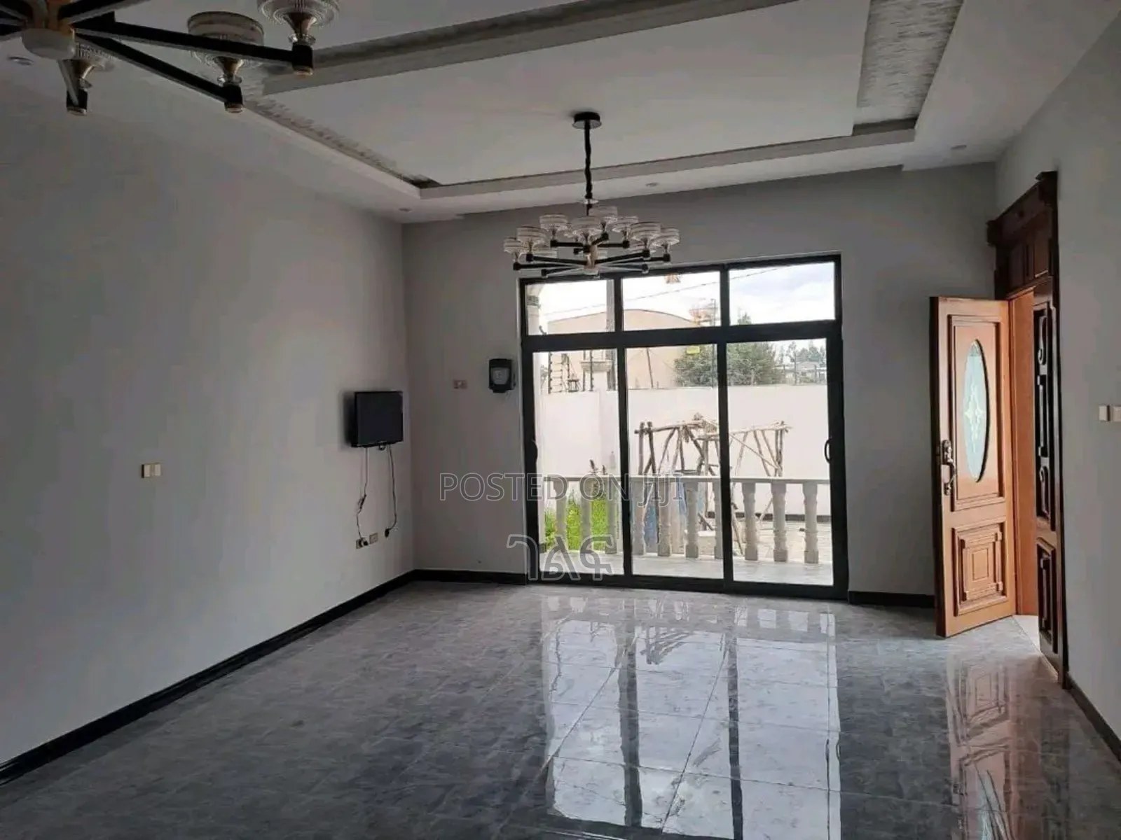 4bdrm Villa in #የሚሸጥቪላ ሰሚት ስፋት 250, Bole for sale