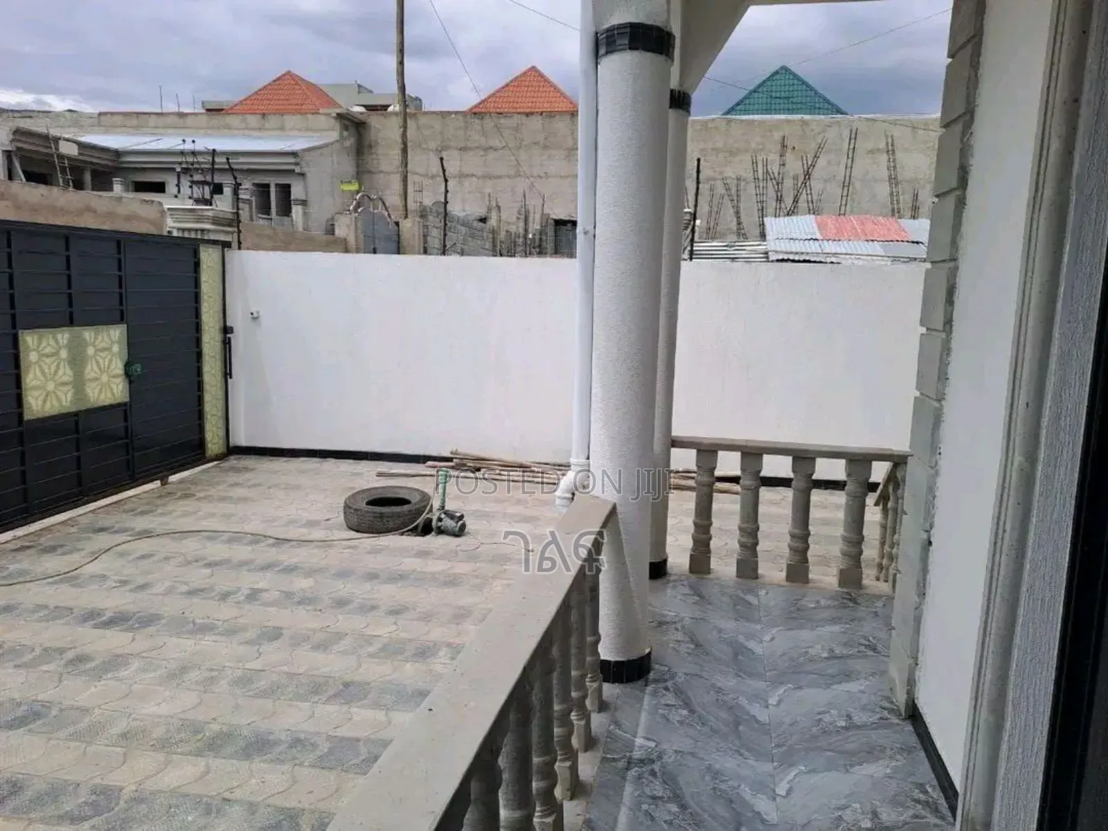 4bdrm Villa in #የሚሸጥቪላ ሰሚት ስፋት 250, Bole for sale