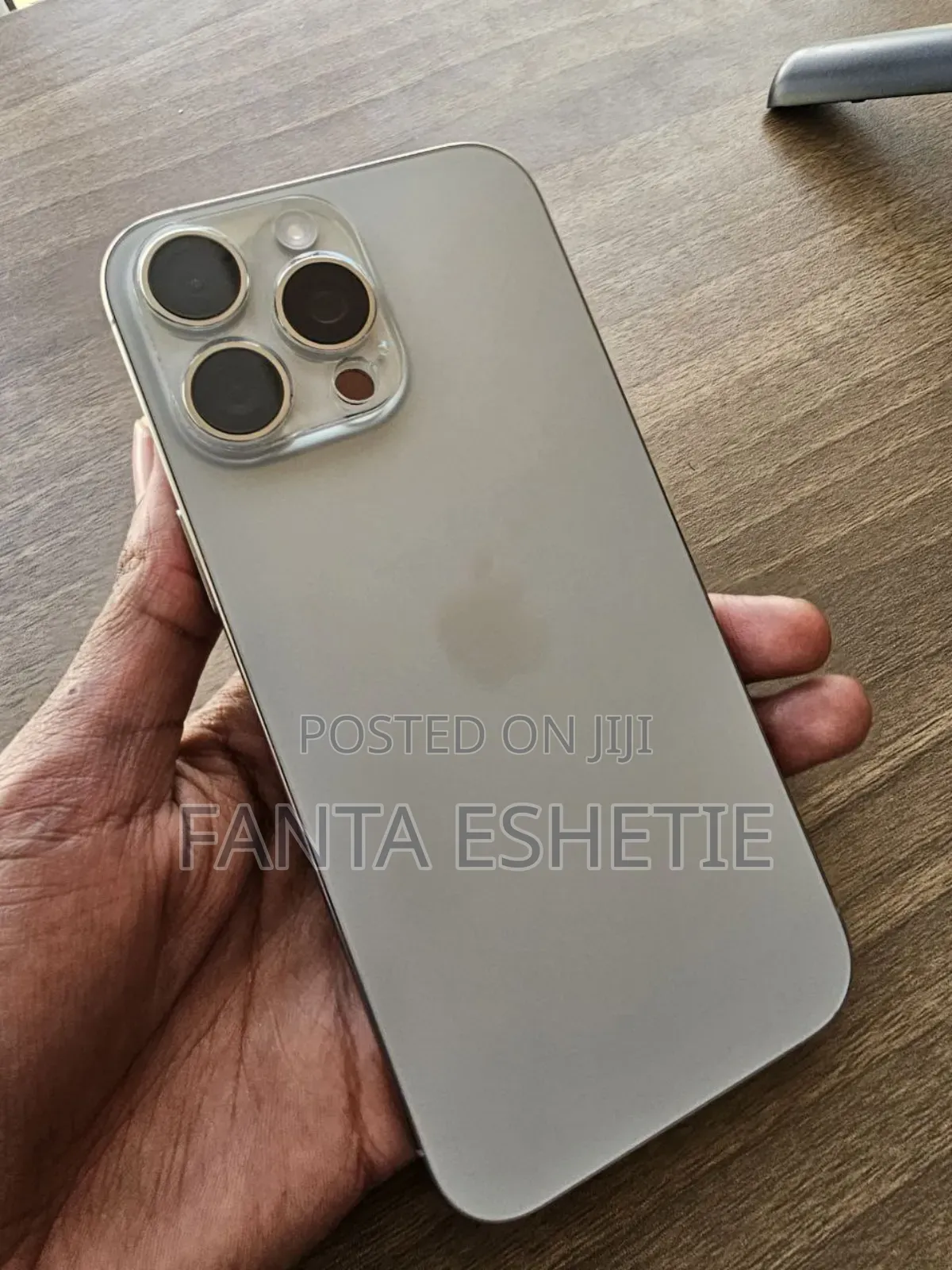 New Apple iPhone 16 Pro Max 256 GB Silver