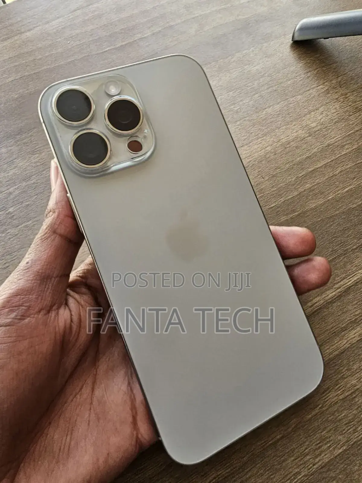New Apple iPhone 16 Pro Max 256 GB Silver