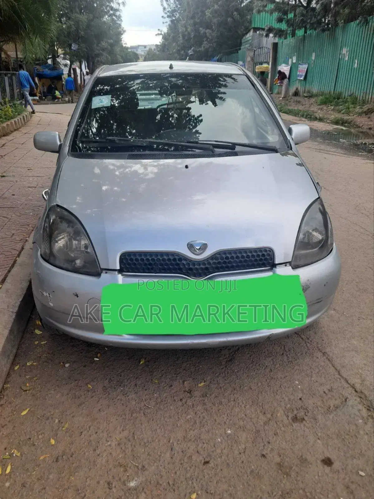 Toyota Vitz 2001 Silver