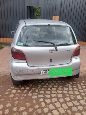 Toyota Vitz 2001 Silver