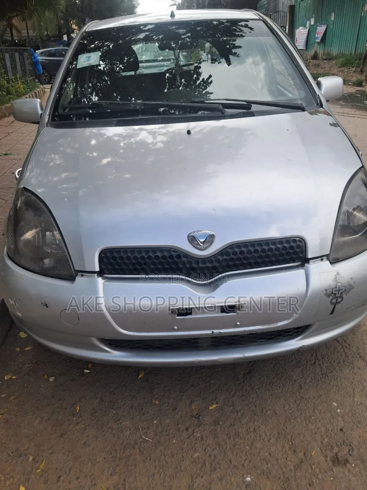 Toyota Vitz 2001 Silver