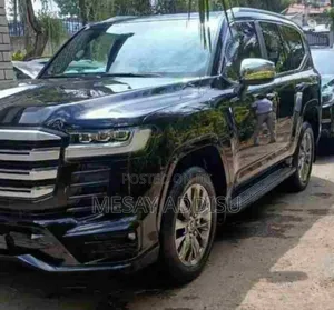 Toyota Land Cruiser 2023 Black