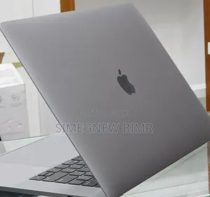 New Laptop Apple MacBook Pro 2017 16GB Intel Core I7 SSD 512GB