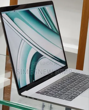 New Laptop Apple MacBook Pro 2017 16GB Intel Core I7 SSD 512GB