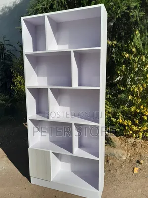 ቀለል ያለች ሼልፍ Simple Shelf
