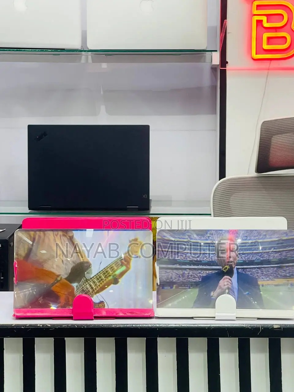 Screen Magnifier for Football Lovers