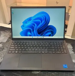 New Laptop Dell Vostro DVCI315 8GB Intel Core I5 SSD 512GB