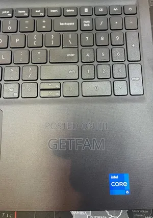 New Laptop Dell Vostro DVCI315 8GB Intel Core I5 SSD 512GB