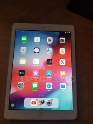 Apple iPad Wi-Fi 32 GB Gray
