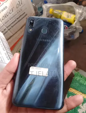 Samsung Galaxy A30 64 GB Black