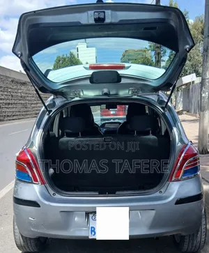 Toyota Yaris 2010 Silver