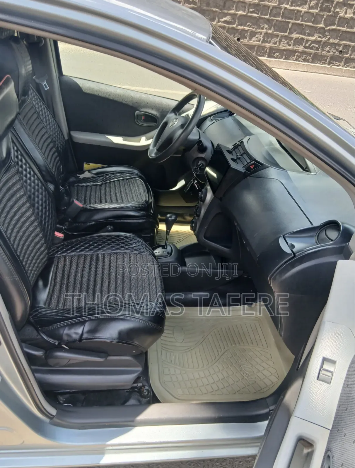 Toyota Yaris 2010 Silver