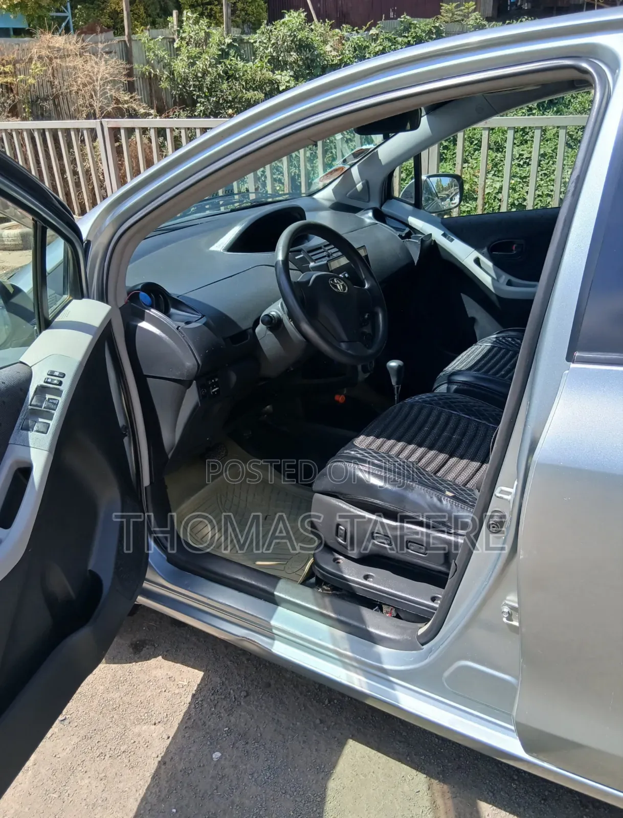 Toyota Yaris 2010 Silver