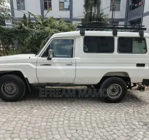 Toyota Land Cruiser 2012 White