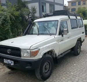 Toyota Land Cruiser 2012 White