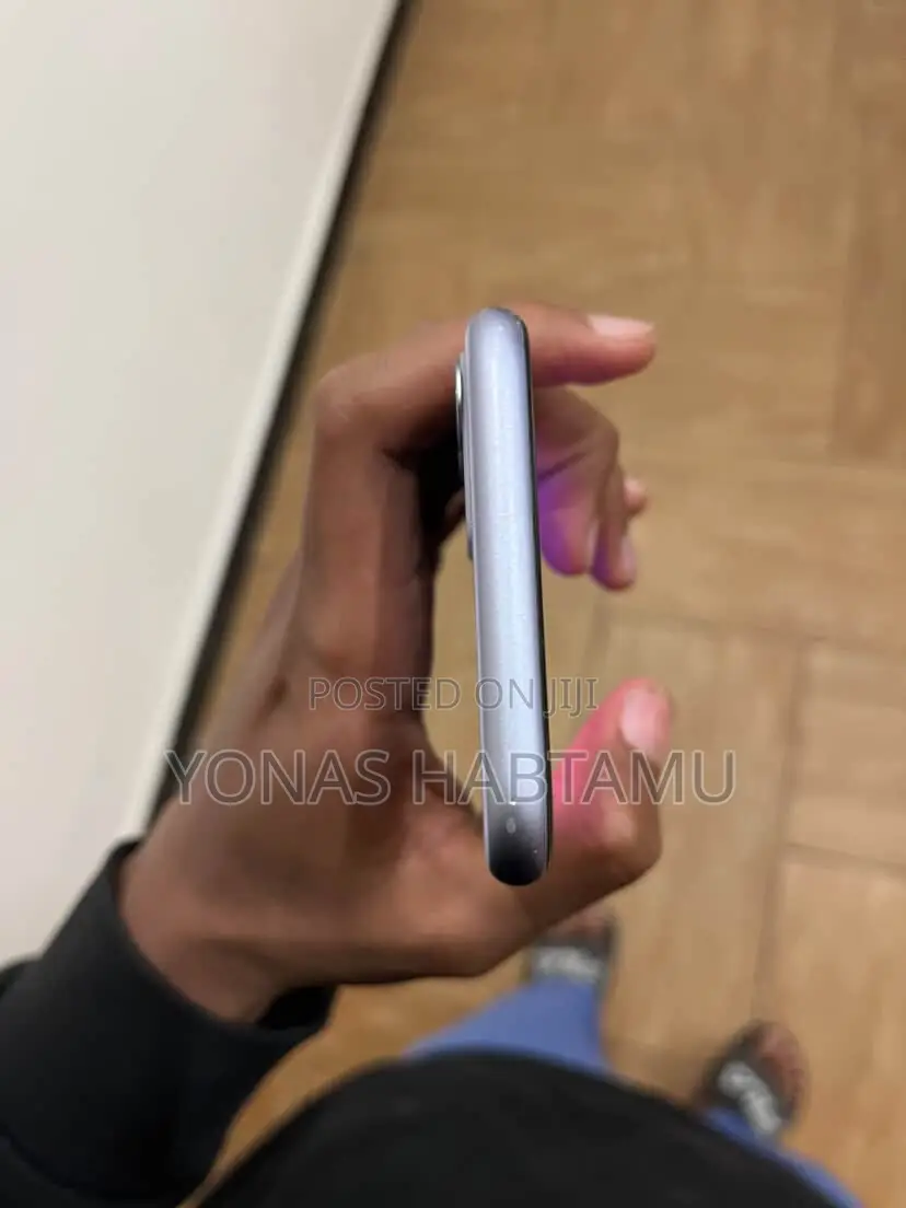 New Apple iPhone 11 64 GB